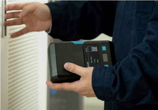 Portable label printer